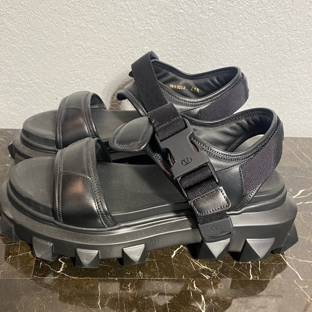 Valentino Garavani Rockstud Leather Rubber-Sole Dad Sandals chunky - Picture 10 of 15